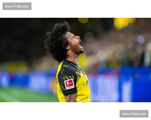 斯基拉:狼队敲定 21 岁西班牙边锋,费尔 - 洛佩斯签约至 2030 年 斯基拉:狼队敲定 21 岁西班牙边锋,费尔 - 洛佩斯签约至 2030 年